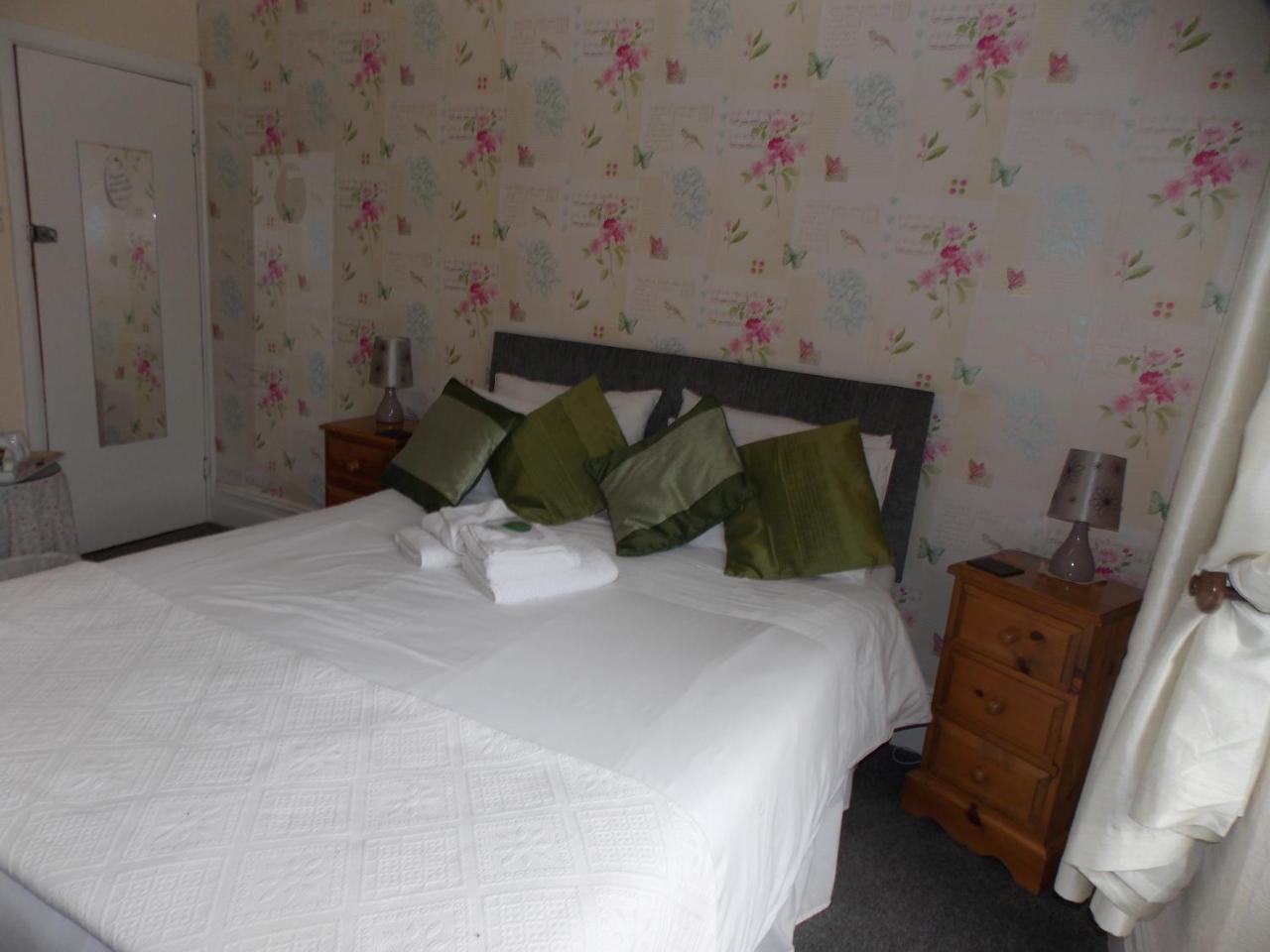 Ivy Bank Guest House Тенби Екстериор снимка