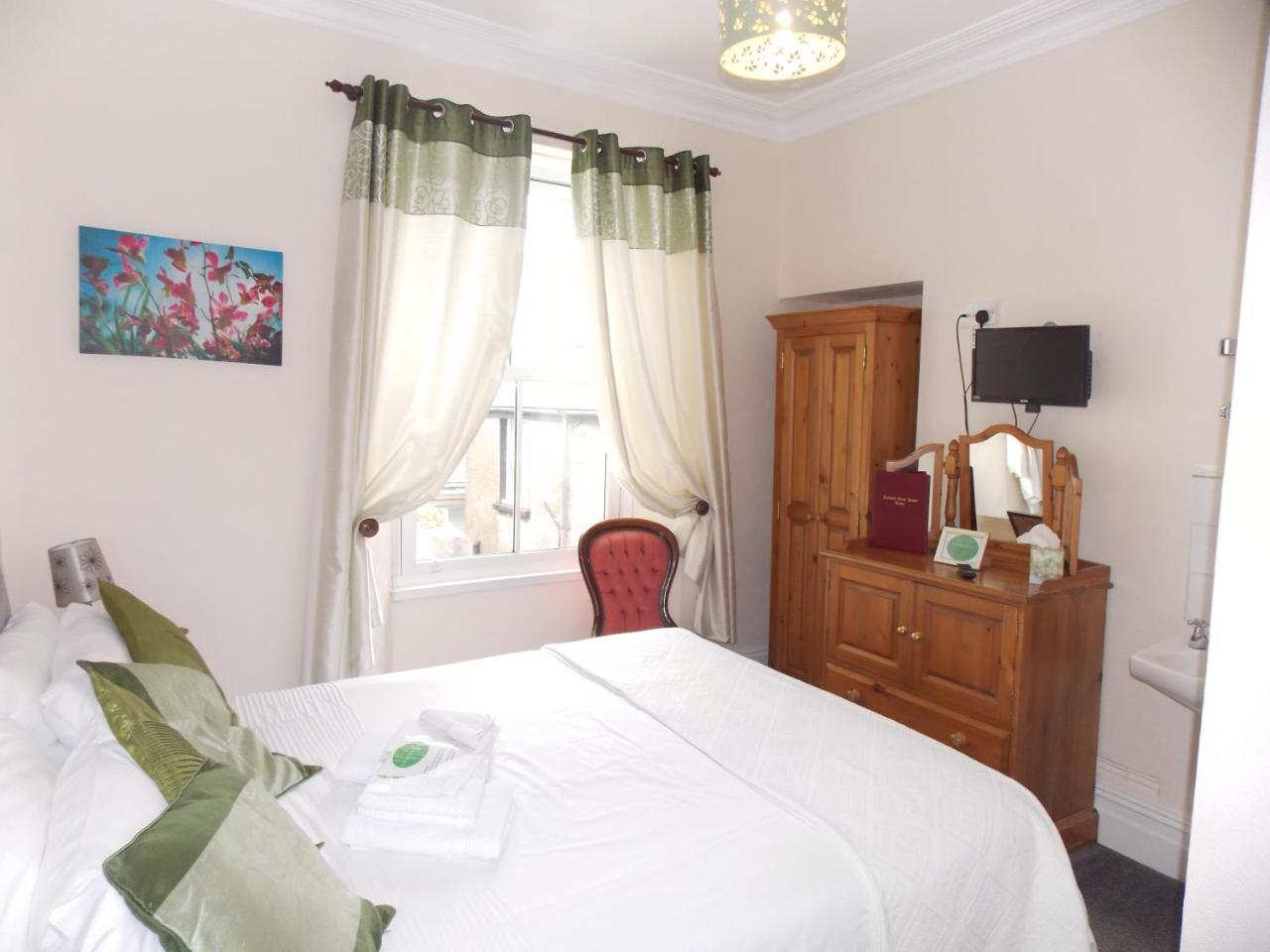 Ivy Bank Guest House Тенби Екстериор снимка