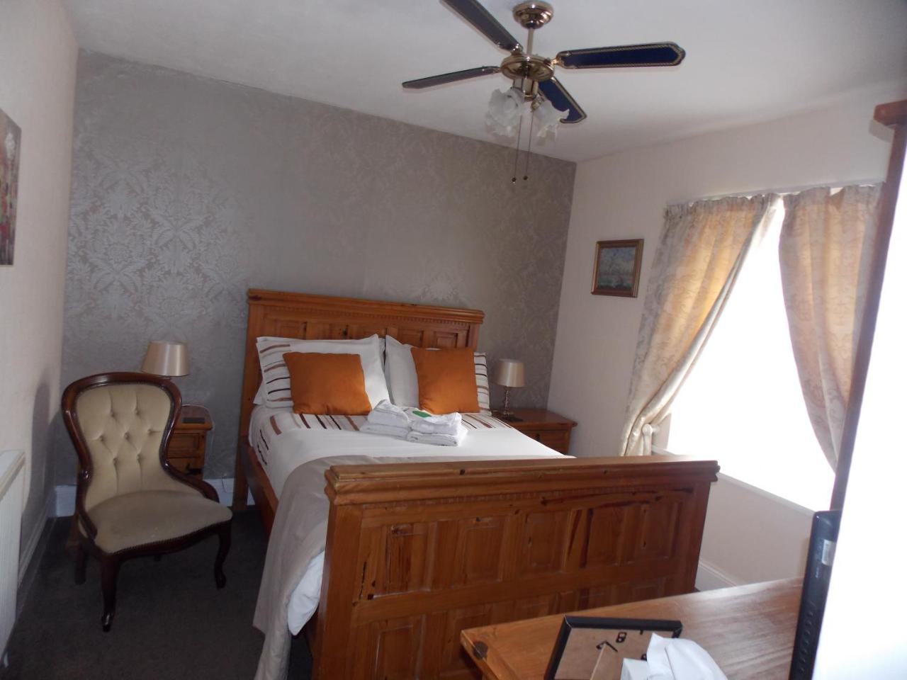 Ivy Bank Guest House Тенби Екстериор снимка
