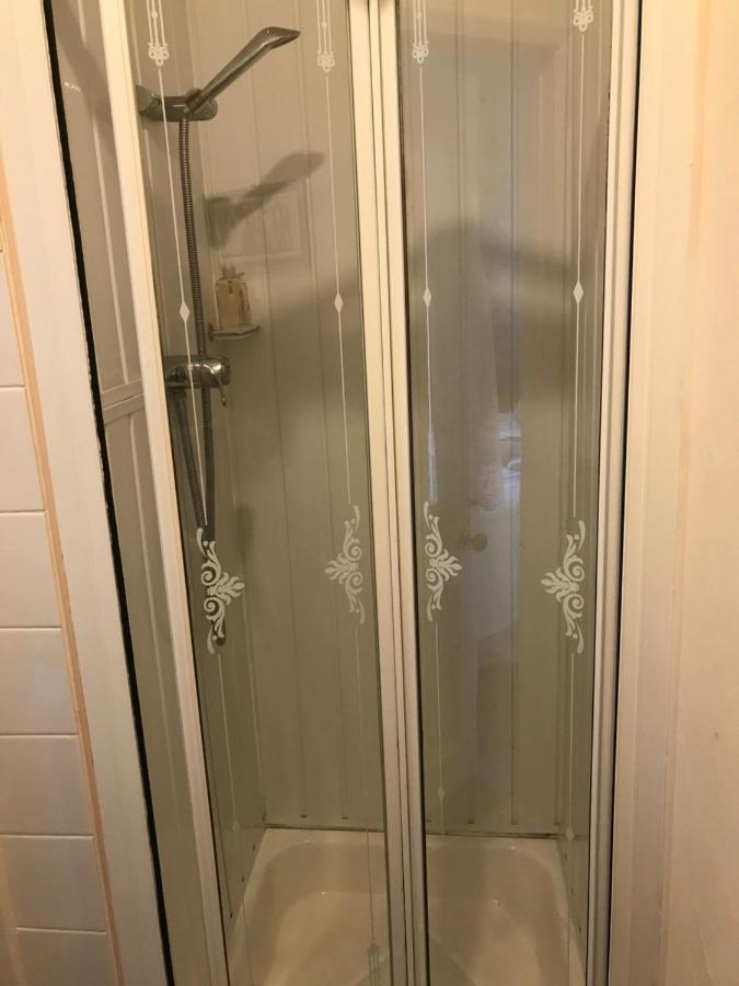Ivy Bank Guest House Тенби Екстериор снимка